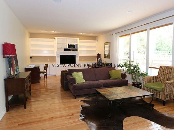 4th image of 3296 NE 13th Pl