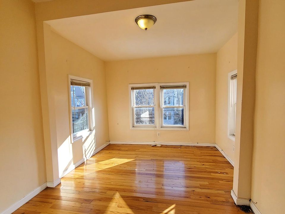 1st image of 851 S 15th St #2