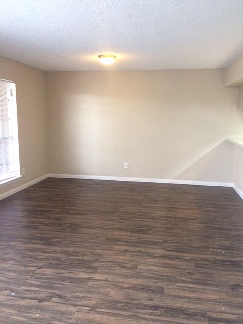 1st image of 7111 Hillcroft St APT 104
