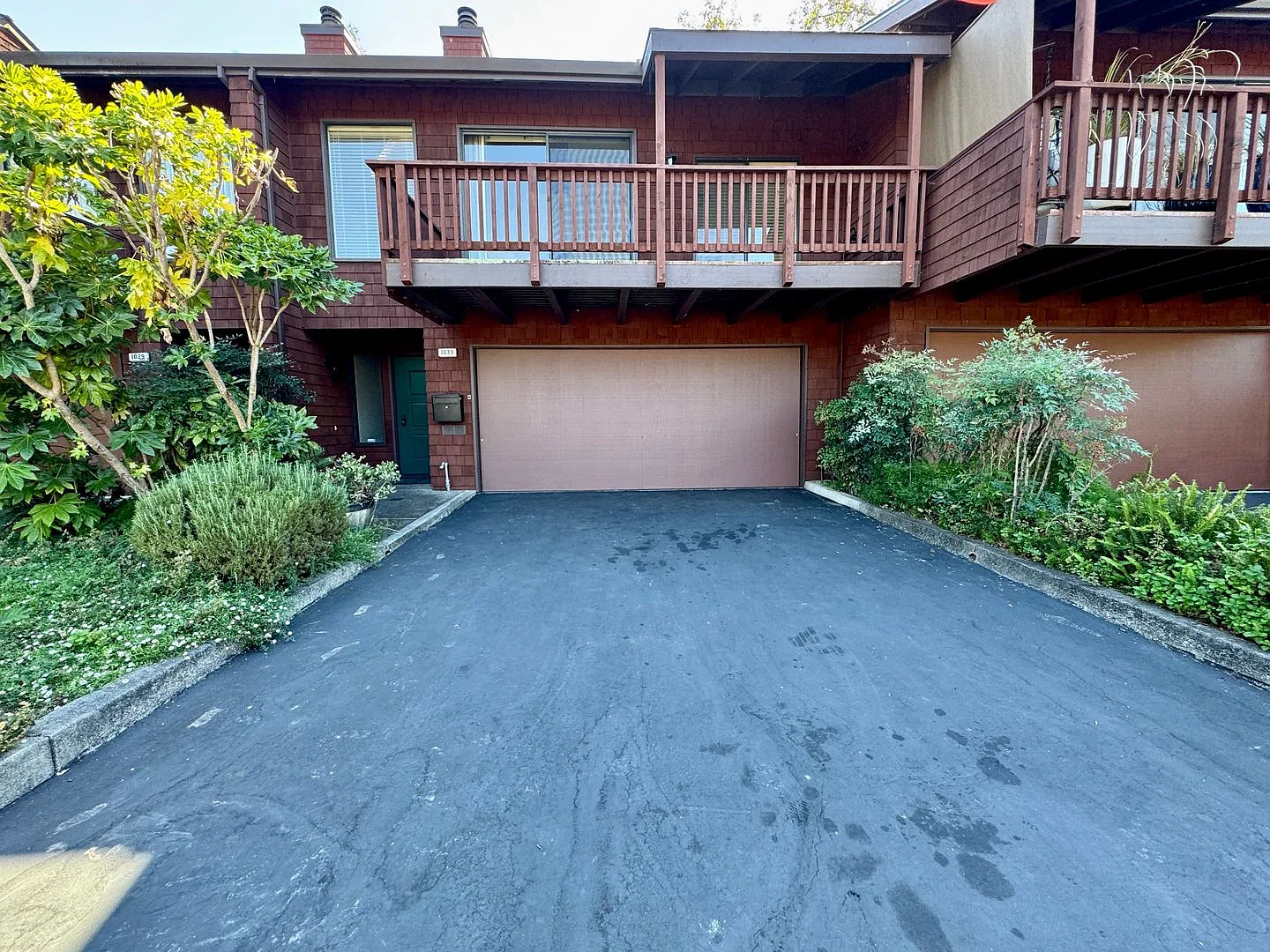 3bd Townhome in Park Setting — Photo 2