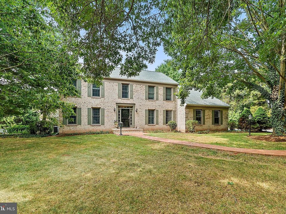 1st image of 4484 Lynn Forest Dr