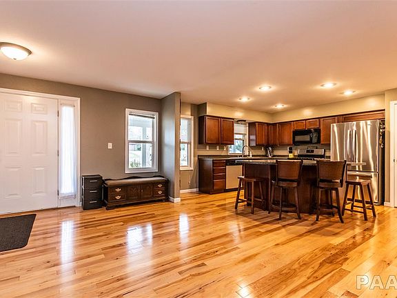 4th image of 203 Sunset Ln