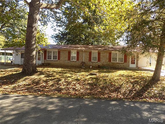 2nd image of 524 & 526 Thompson Ln