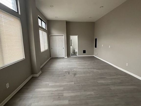 4th image of 3098 1/2 Ruth St Floor 1