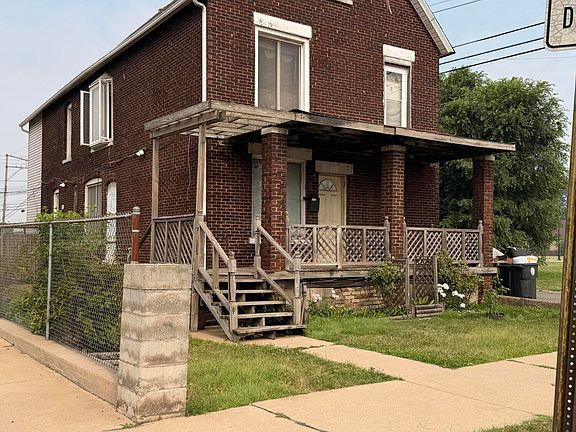 3rd image of 3712 Fir St