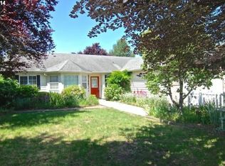 1021 N Broadway St, Estacada, OR 97023