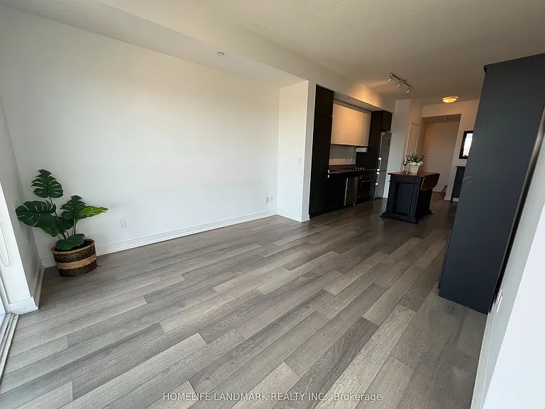 5220 Dundas St #D414 — Photo 11