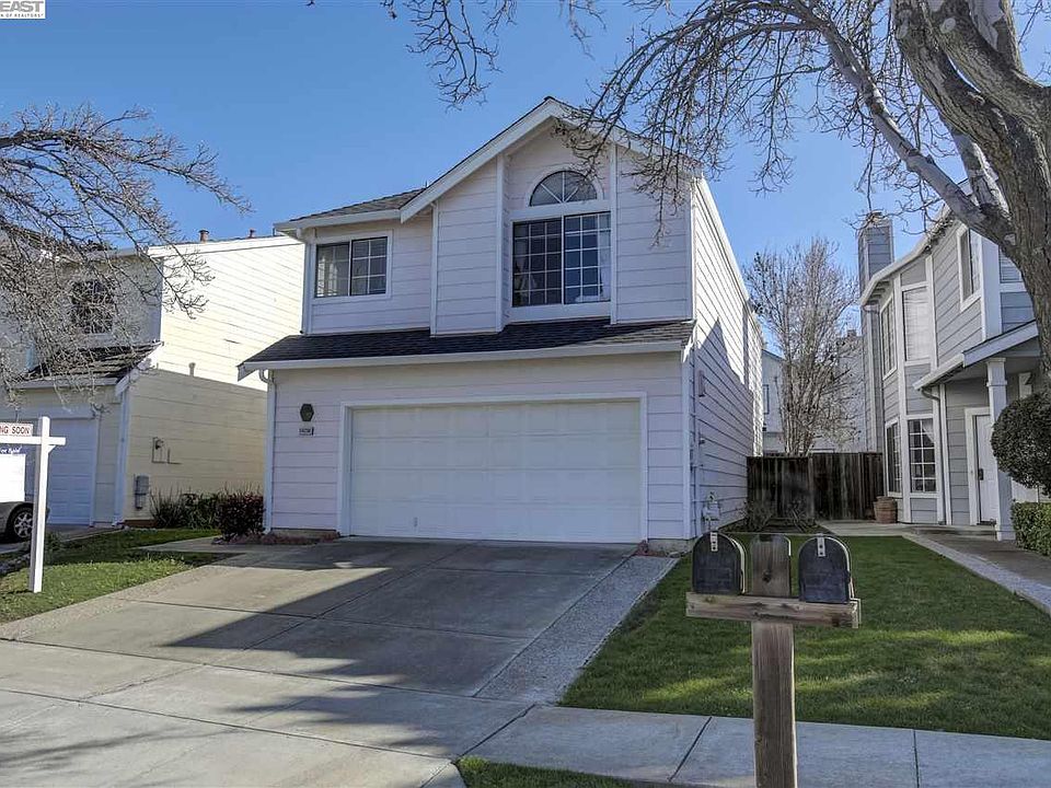 1st image of 34298 Kenwood Dr