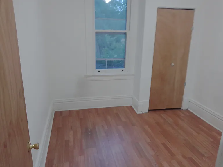 411 Noble St — Photo 15