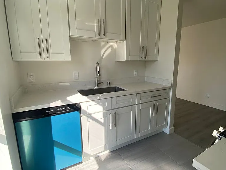 1250 N. June St. Los Angeles CA 90038 — Photo 47