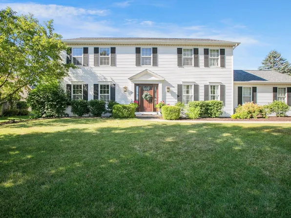 17177 Darden Rd, Granger, IN 46530