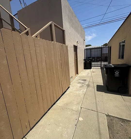 10432 Crenshaw Blvd — Photo 30