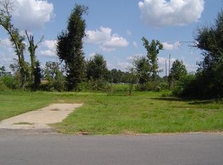 1102 Arledge St, Hattiesburg, MS 39401