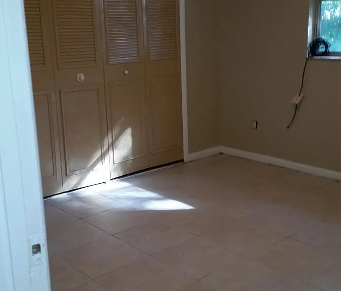 1823 Chamberlin St — Photo 7