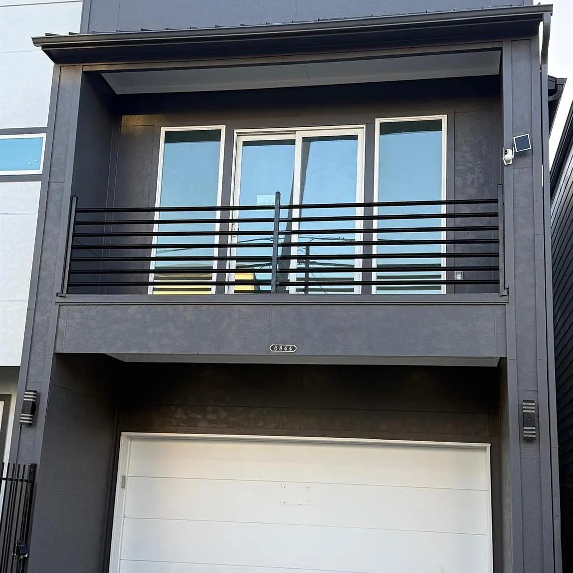 3 bed, 3.5 bath, 1659 sqft, $2,500 — Photo 1