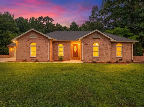 3549 Thomasville Rd, Chapmansboro, TN 37035