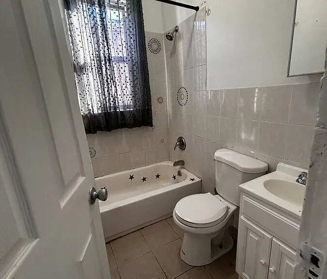 29 Ravine Ave #1 — Photo 5