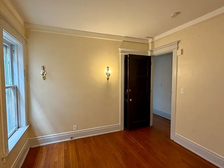 420 E Ferry St #1 — Photo 18