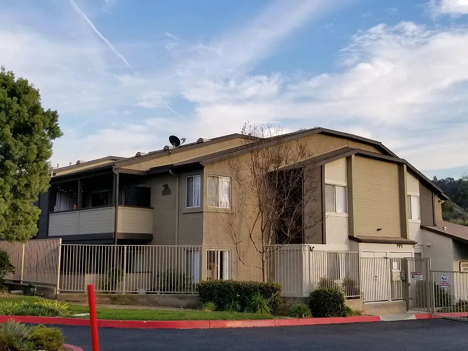Meadowood Apartments