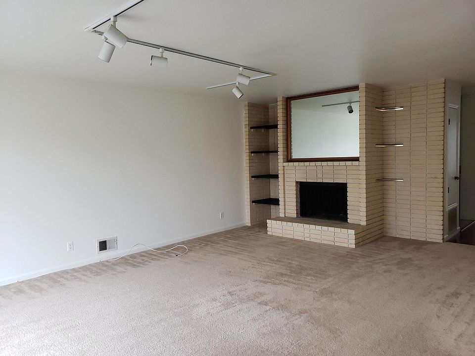 1st image of 418 8th Ave #3