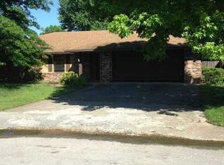 1809 SE Clark St, Bentonville, AR 72712
