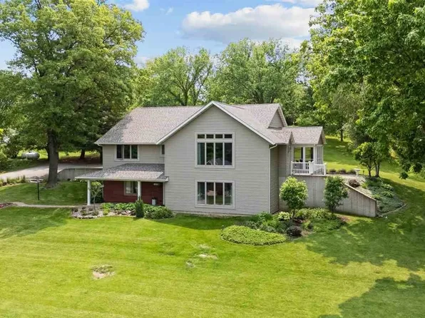 11 Hearst Dr, Tipton, IA 52772