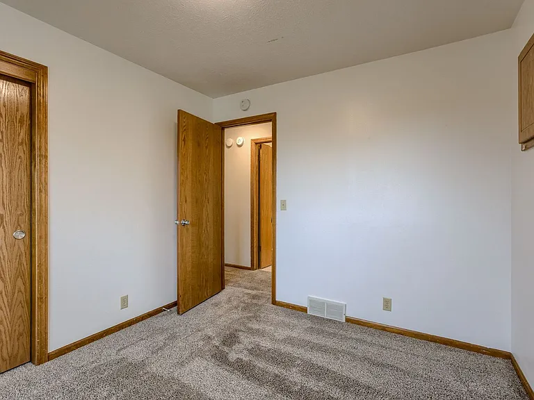 13906 Jennifer Rd — Photo 12