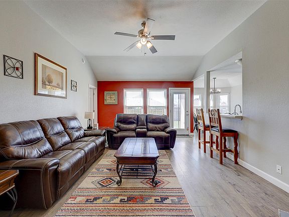 4th image of 606 Los Robles Rd