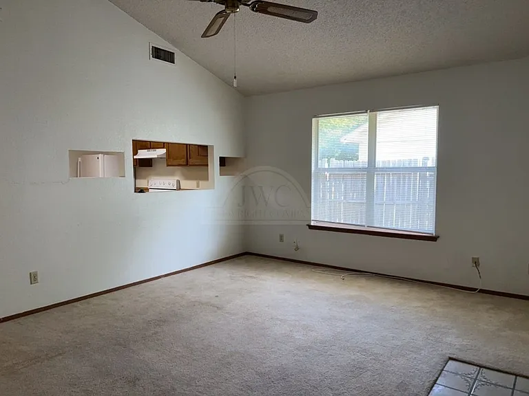 2019 Dickens Dr — Photo 3
