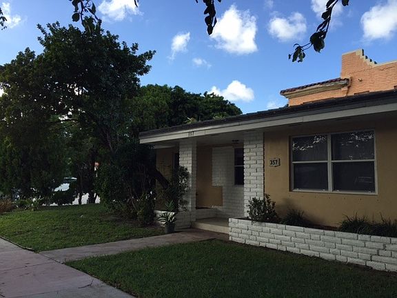 Front view of property