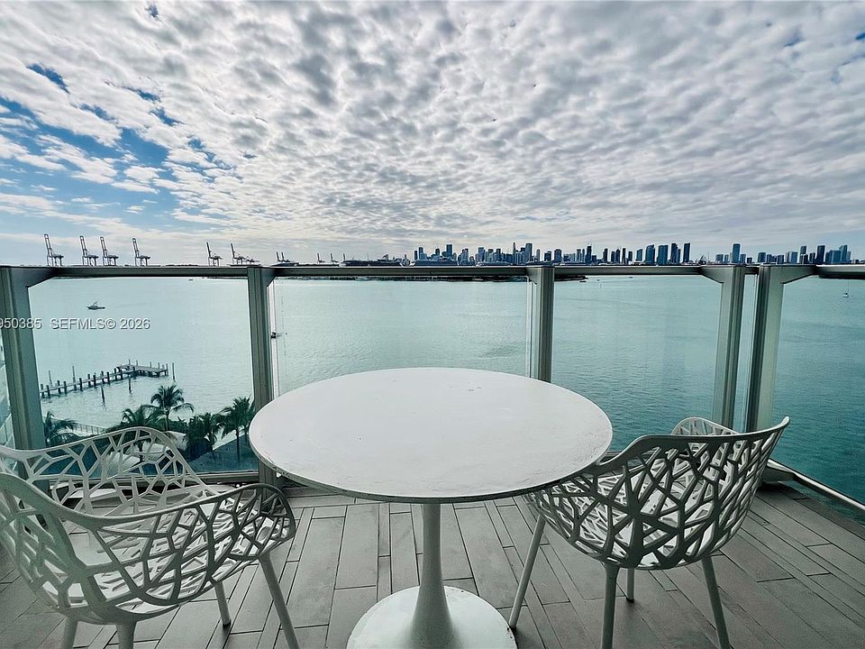1st image of 1100 West Ave #910