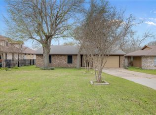 2918 Old Hearne Rd, Bryan, TX 77803