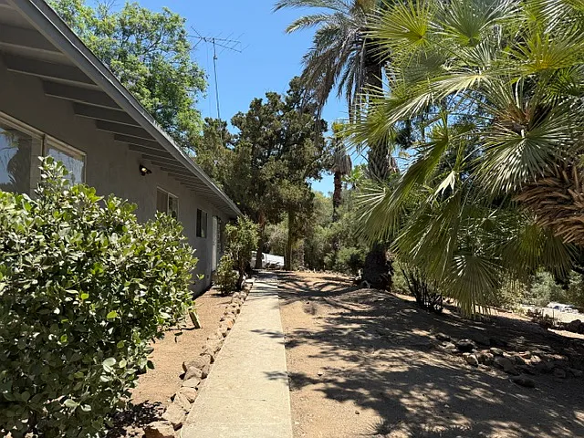 15077 Adams Dr — Photo 3