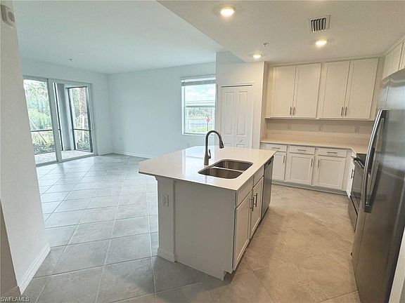 5th image of 14141 Heritage Landing Blvd #1118