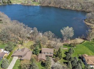 1373 Osborn Lake Dr, Brighton, MI