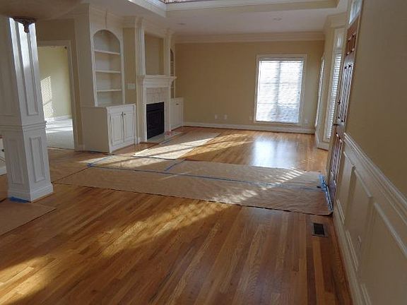 2nd image of 1344 Clubhouse Ln