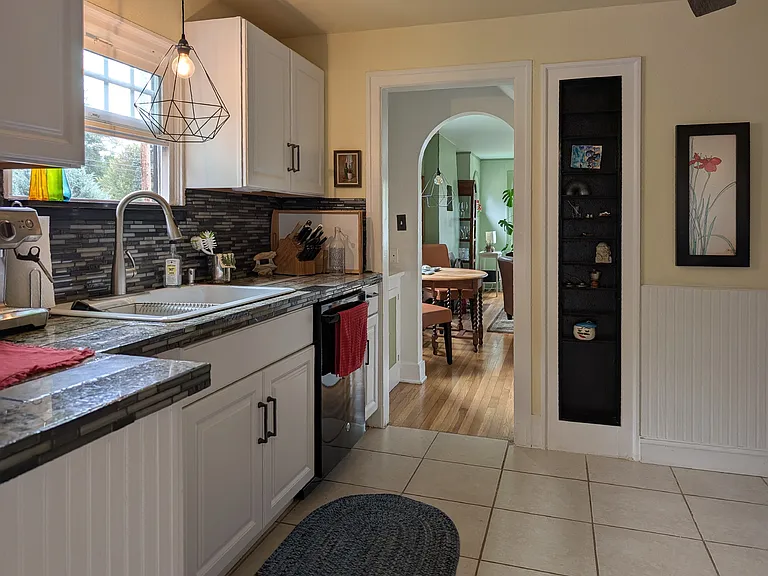 1102 E Maplewood Ave — Photo 12