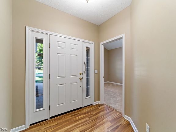 4th image of 33884 Mapleridge Blvd
