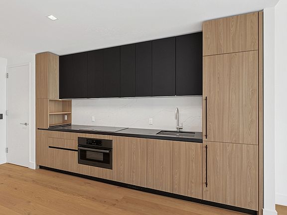 5th image of 312 W 43rd St #22I