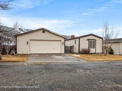 227 E Tamarack Cir, Parachute, CO, 81635