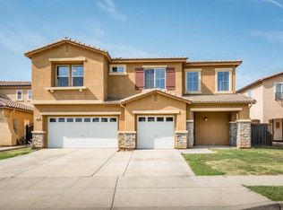 1045 Pinewood Ave, Sanger, CA 93657