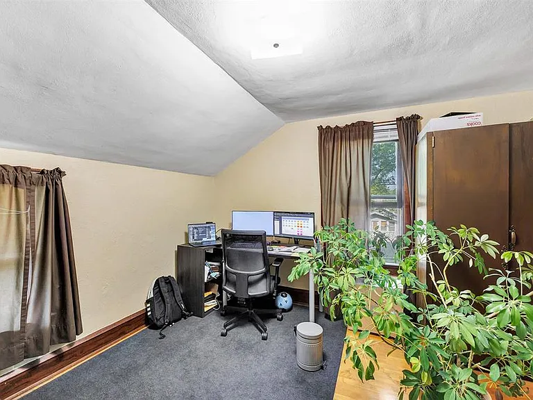 324 N Outagamie St #1/2 — Photo 4