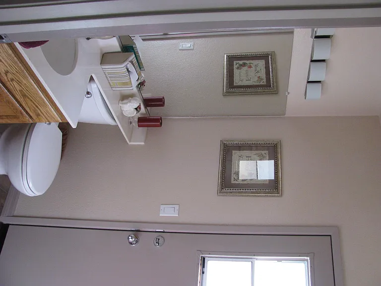 400 Peachtree Ct — Photo 9