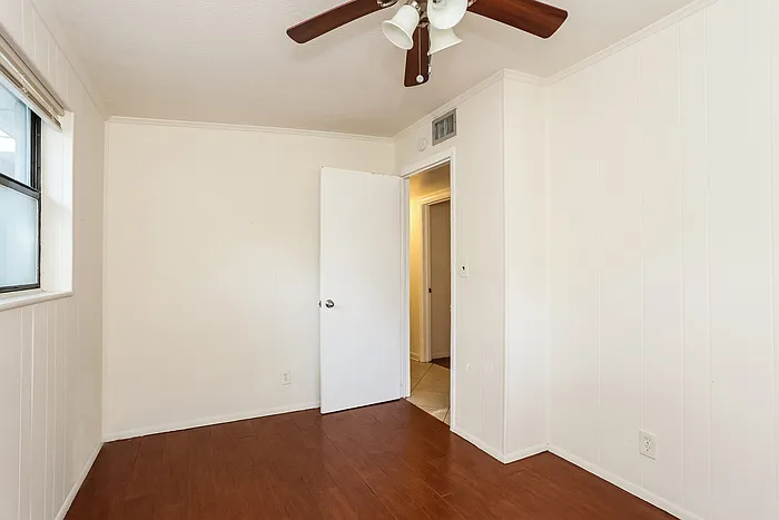 1004 Maynard St — Photo 12