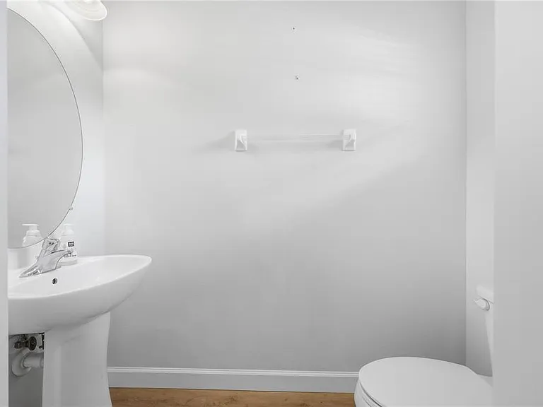 1346 Grantham Dr — Photo 26