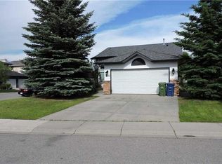 176 W Woodside Rd NW, Airdrie, AB T4B2E2