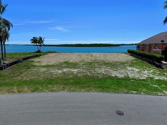 2nd image of 1475 Caxambas Ct