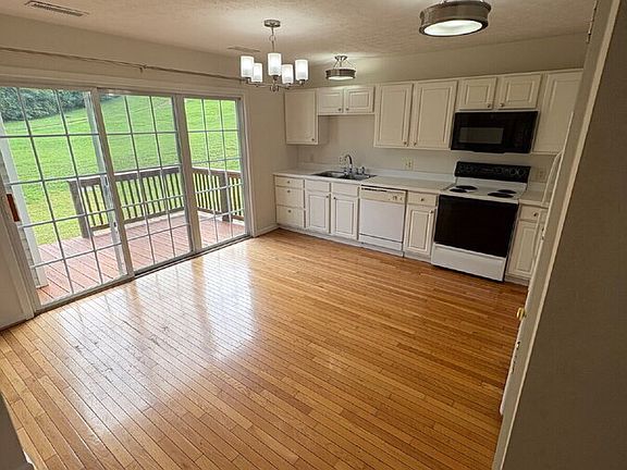 4th image of 174 Emerson Ln