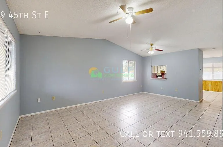 709 45th St E — Photo 16