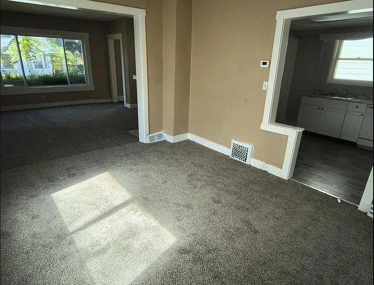 3924 Burnham Ave — Photo 9